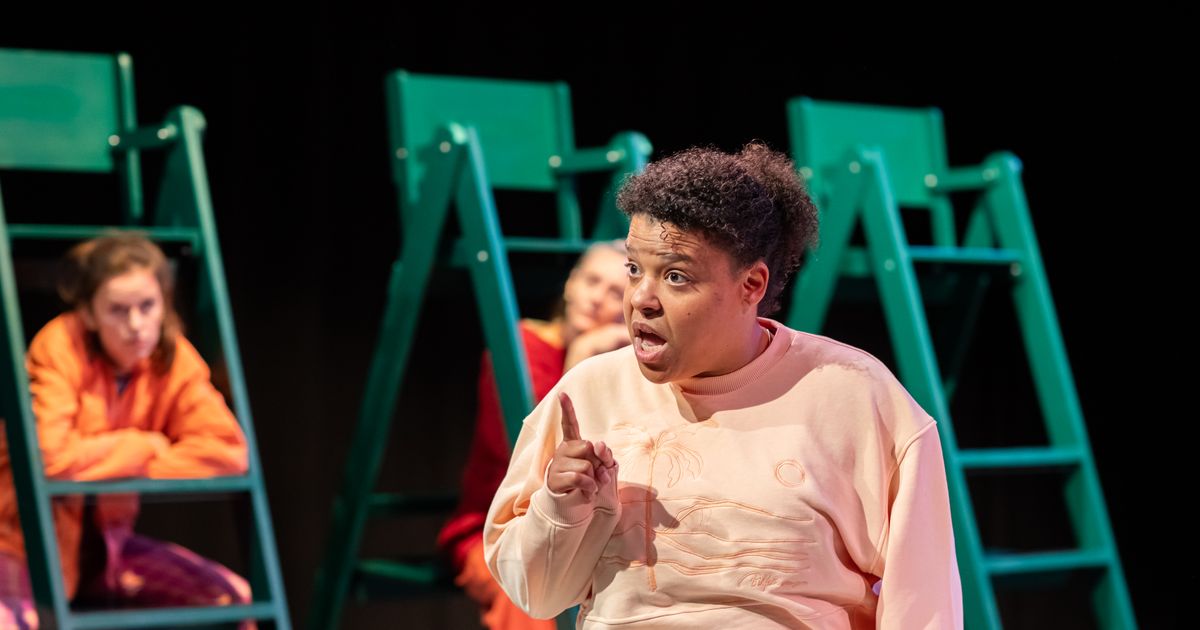Mijn moeder is een MENS (10+) — Eigen werk Theaterteam